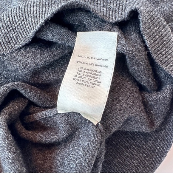 [SOLD] Aritzia Wilfred Grey Wool and Cashmere V-Neck Relaxed Fit Sweater size XS - Picture 6 of 14